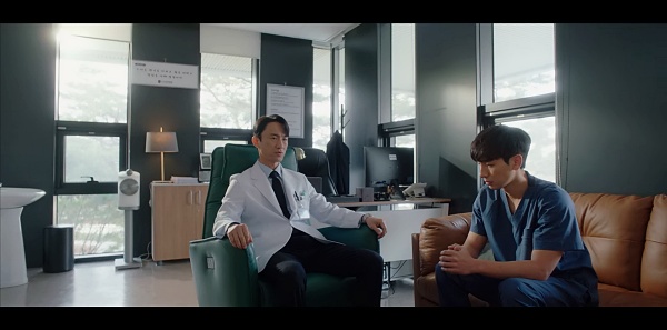 정민을-다독이는-인호