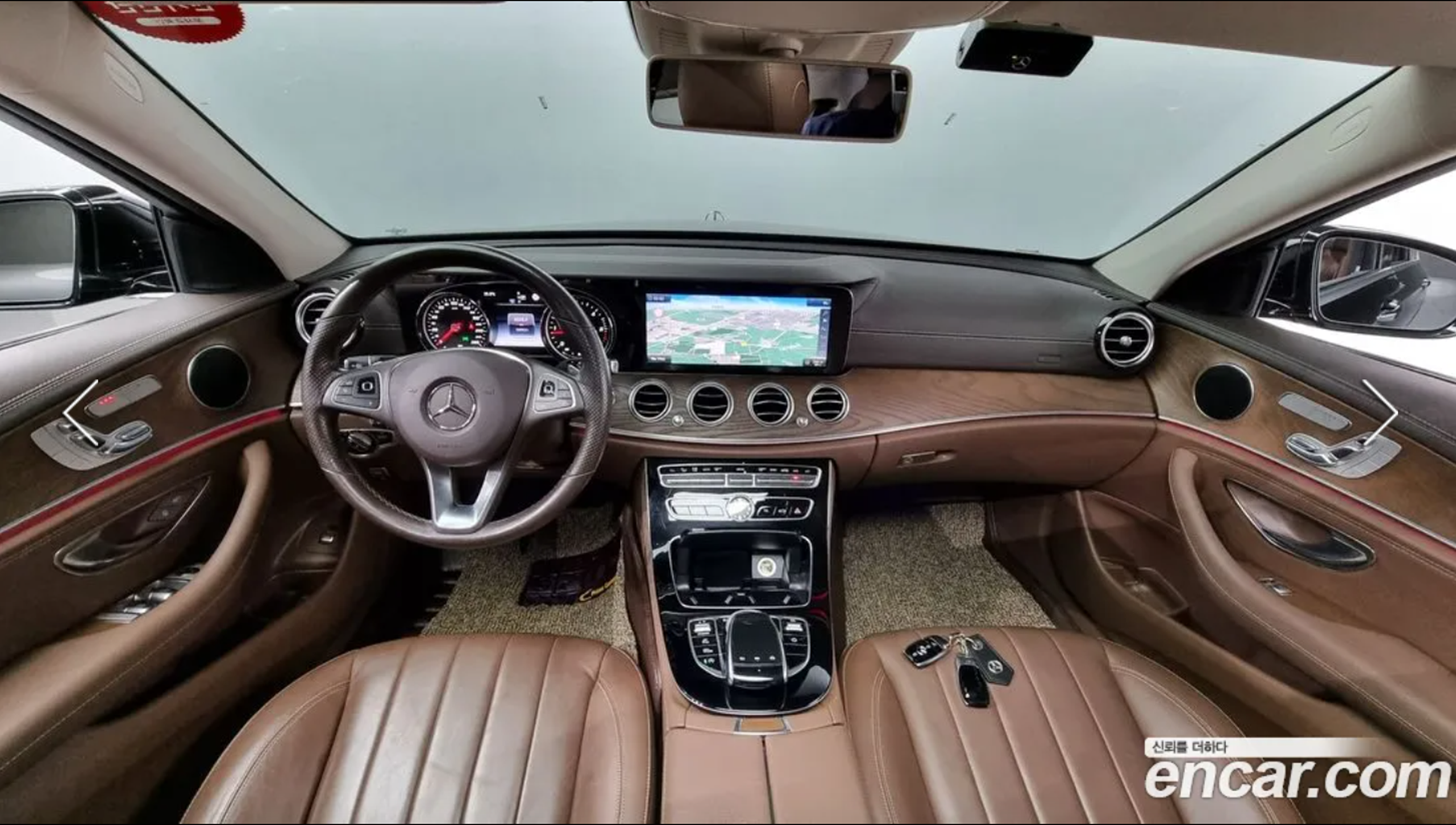 W213 e220d 익스클루시브 실내, 출처 : encar.com