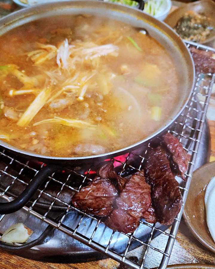 식객 허영만 백반기행 조성모 편 갈비살 숯불 갈빗살 구이 3대째 노포 집된장찌개 경주 맛집 소개