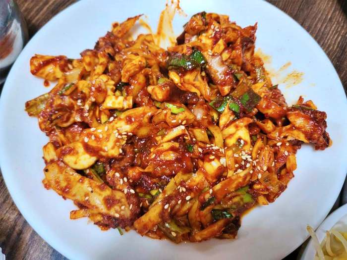 생생 정보마당 마포 공덕 낙지 전골 산낙지 철판 볶음 맛집