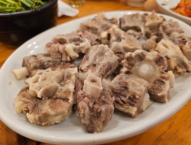 꼬리수육