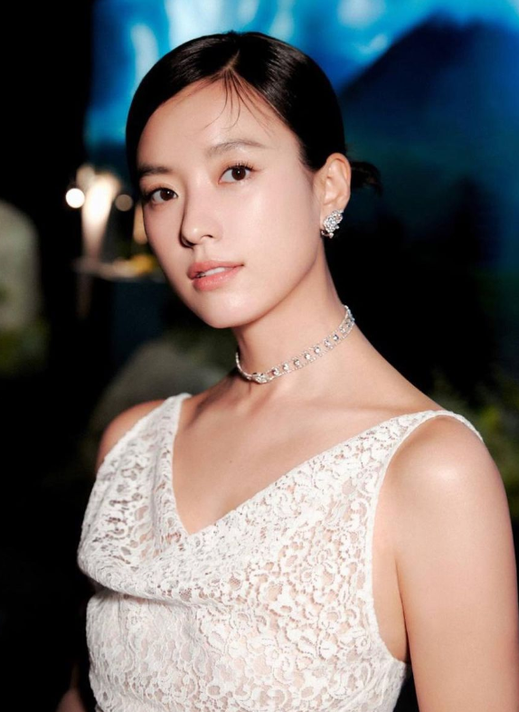 한효주 나이 프로필 키 무빙 인스타 다리 화보 동생 과거 리즈 드라마 영화 출연작 실물