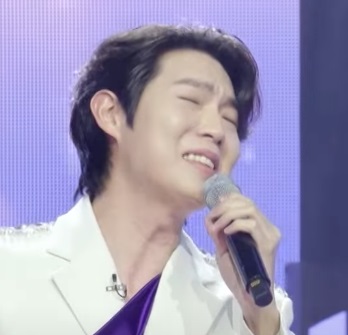 세월 베고 길게 누운 구름 한 조각 - 손태진