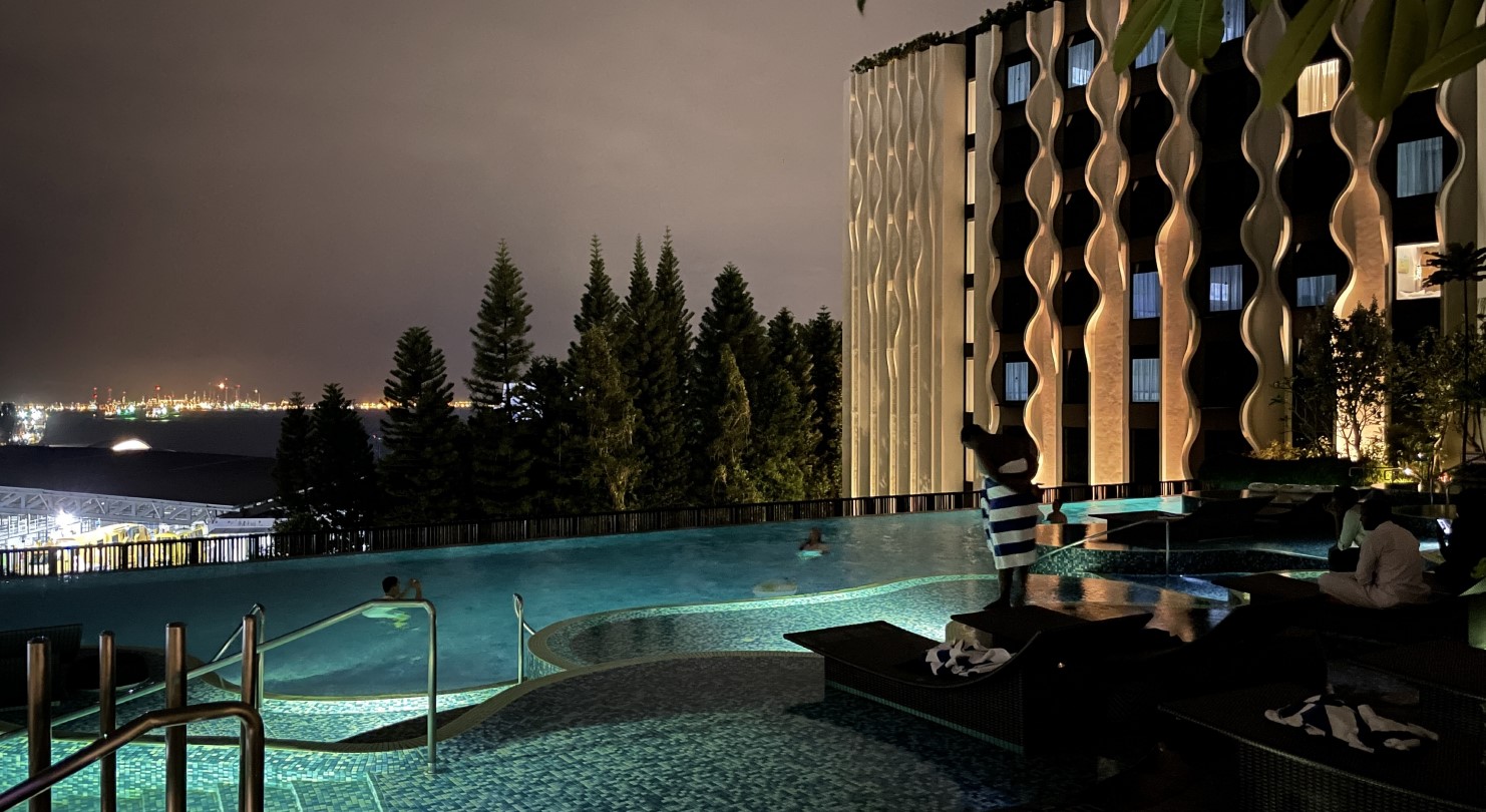 더 아웃포스트 호텔