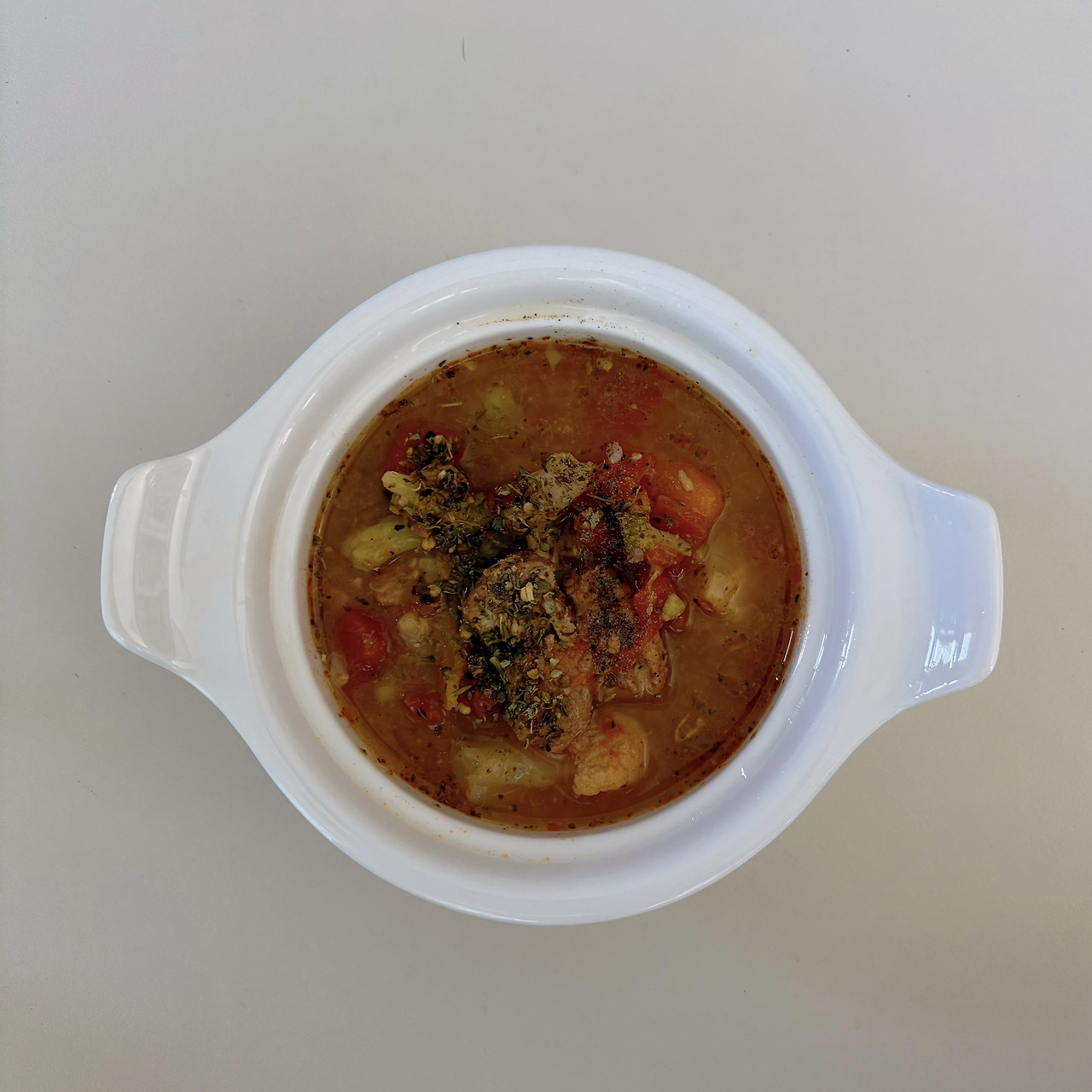 제가 직접 만든 토마토스튜입니다. 맛있겠죠?