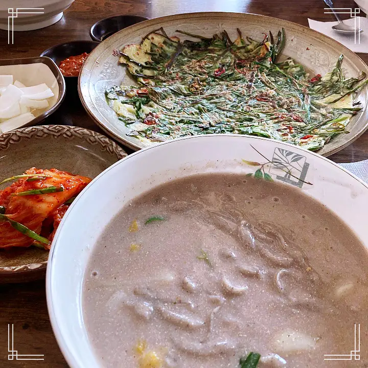 이만기 동네한바퀴 흑임자 칼국수 파전 부추전 손두부 아픈 아내의 빈자리를 지키는 칼국수집 사장님 포항 맛집 소개