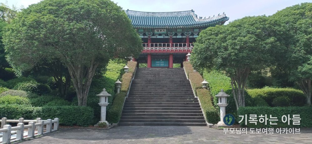 붉은 기둥의 누각 천제루