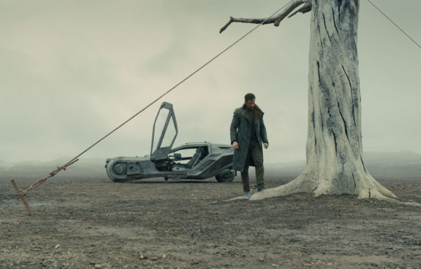 "블레이드 러너 2049" (2017)