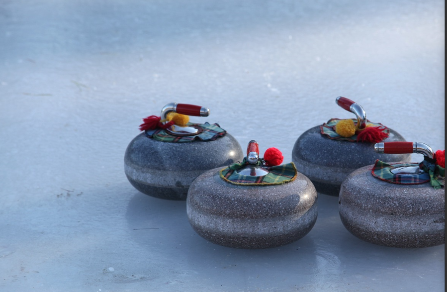 컬링 돌, 아이스링크