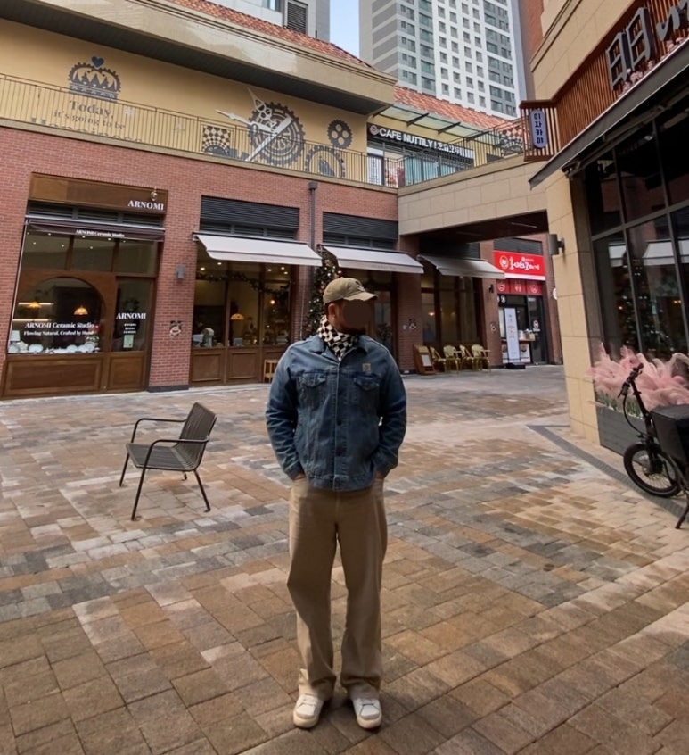 데일리룩('25. 12. 17.)폴로 더블알엘 가먼트다잉 트윌볼캡, 더매드니스 체커보드 머플러, 칼하트 빈티지 청자켓, 무신사스탠다드 가먼트다잉 데님팬츠, 나이키 블레이저로우 77