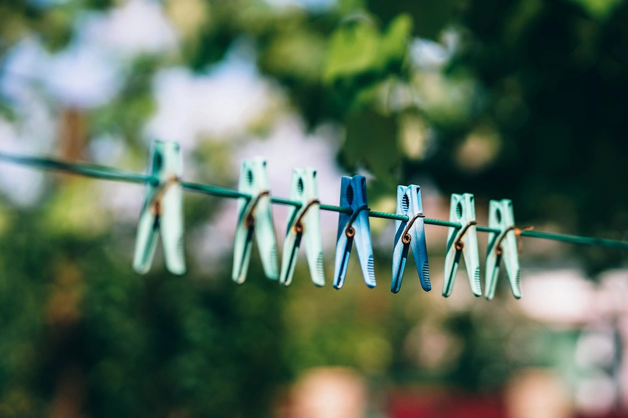 옷에 묻은 얼룩 제거법 BEST 5