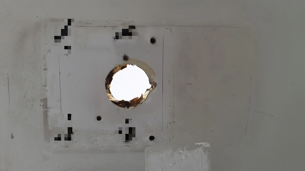 디지털 도어락 뗀 모습