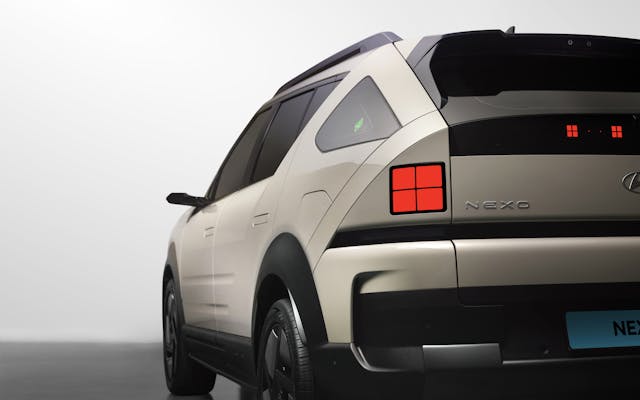 넥쏘 수소차 뒷모습