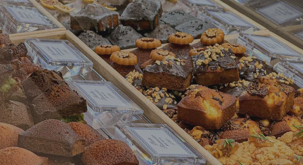 이스터서울 쇼케이스를 가득 채운 다양한 맛의 휘낭시에. [ⓒ네이버플레이스 이스터 서울]