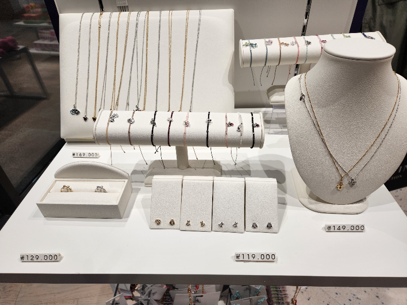 김포현대프리미엄아울렛 디즈니스토어 악세사리