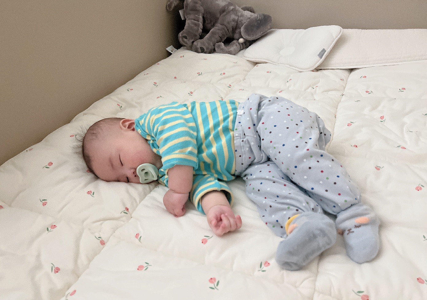 낮잠 자는 아기