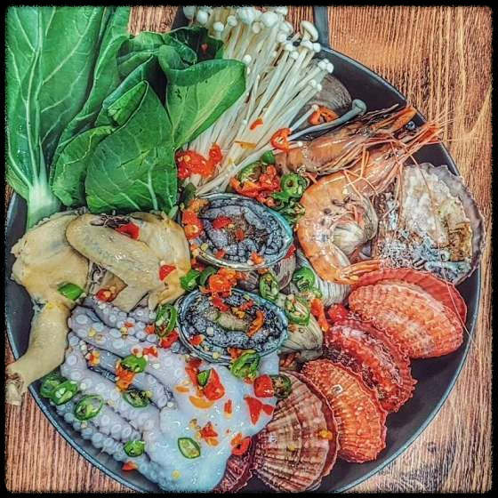 생생정보 - 대왕암 돌미역 닭국수집: 울산의 특별한 해산물 칼국수 명소