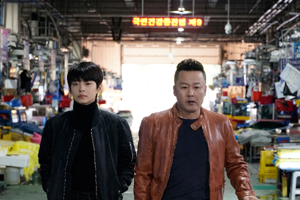 함께-걸어가고-있는-정혜인과-공형진