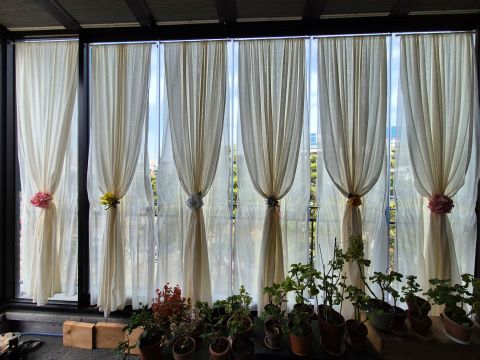 한겹은 은은하게 가리고 한겹은 묶어서 분위기 내기