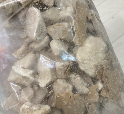 굳어있는 도토리 전분