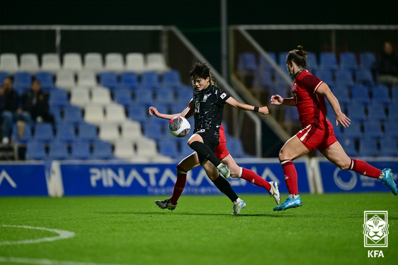 여자 축구 대표팀 캐나다전 원정 친선 경기 결과 5-1 패배 신상우 감독 이효경 득점