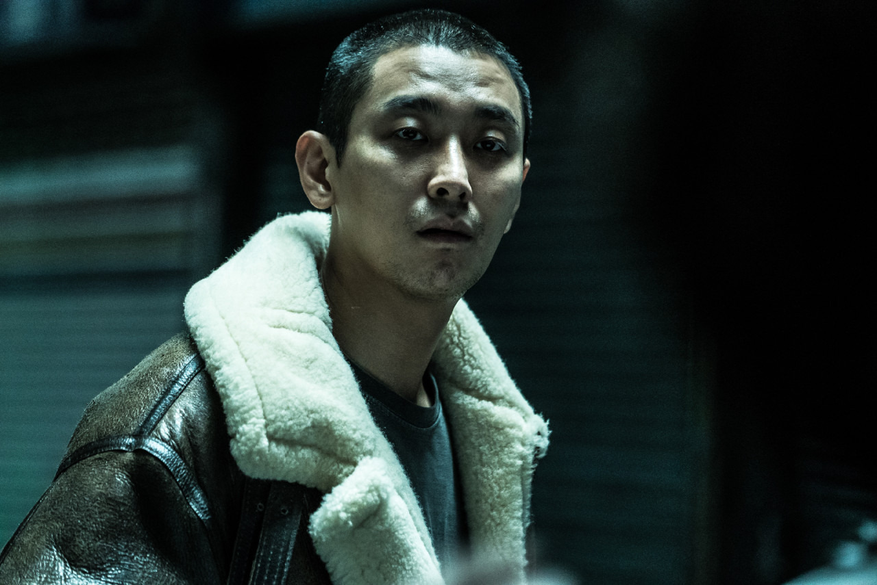 진실을 좇는 형사, 거짓을 쌓는 살인자 — 묻힌 사건, 인물의 대립, 그리고 정의의 무게로 본 '암수살인' 다시 보기