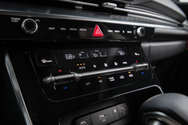 2024년형 기아 카니발 하이브리드 내부디자인