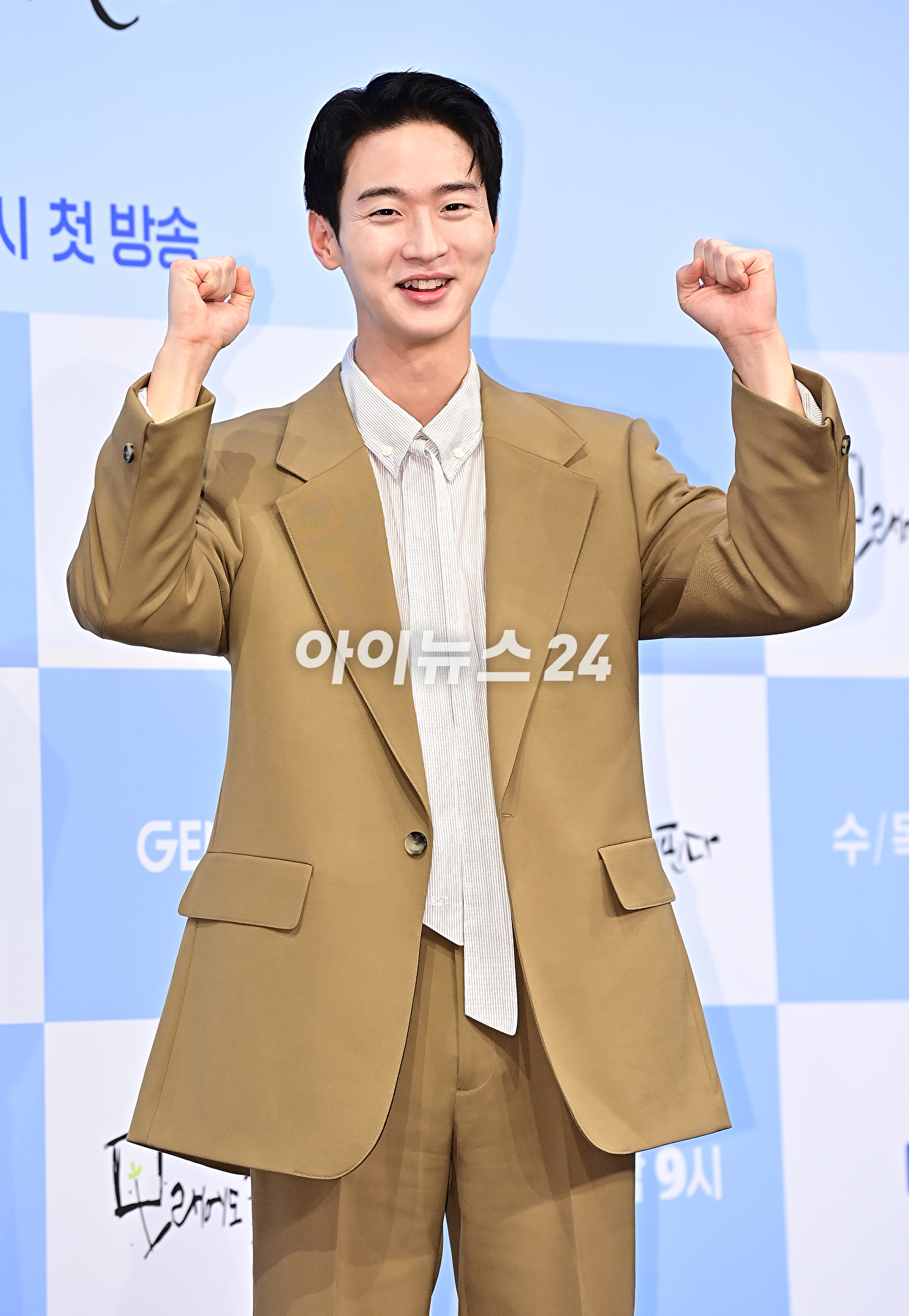 배우 장동윤이 20일 오후 서울 신도림 디큐브시티 더 세인트에서 열린 ENA '모래에도 꽃이 핀다' 제작발표회에서 포토타임을 갖고 있다. [사진=곽영래 기자]