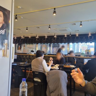 조선부뚜막-수원호매실점-내부-손님들