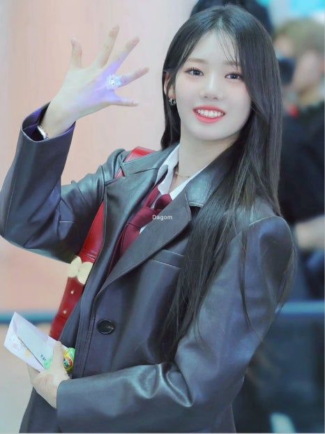 베이비몬스터 로라