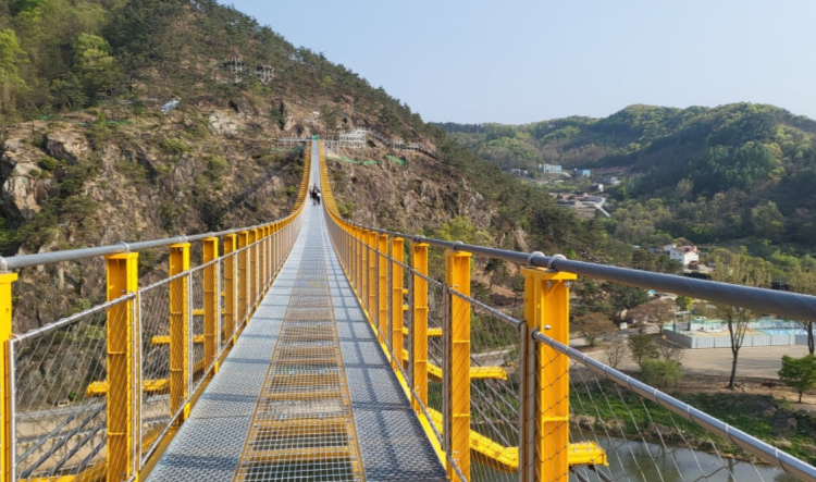 월영산 출렁다리