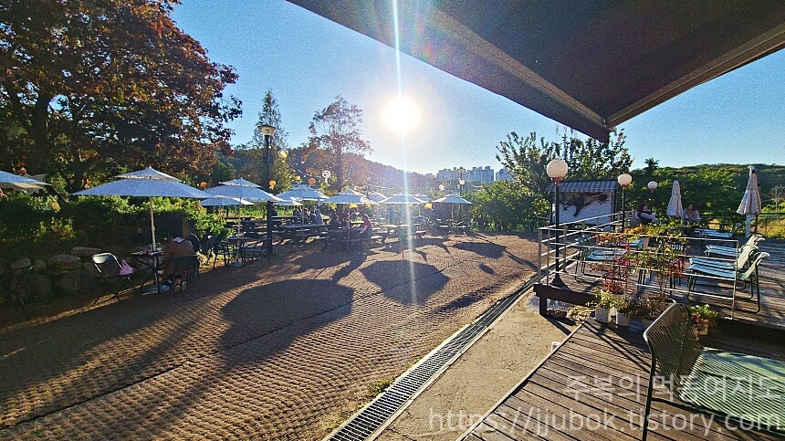 인천-늘솜당-야외-분위기-2