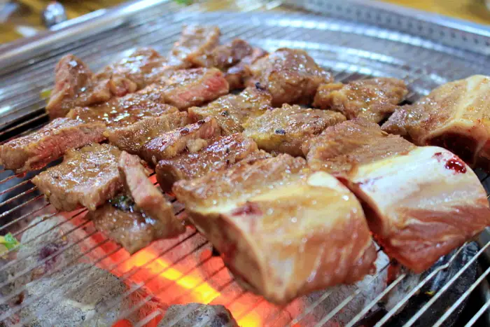 50년 전통의 수제 이동갈비 15년 숙성 간장 양념갈비, 생갈비 포천 맛집