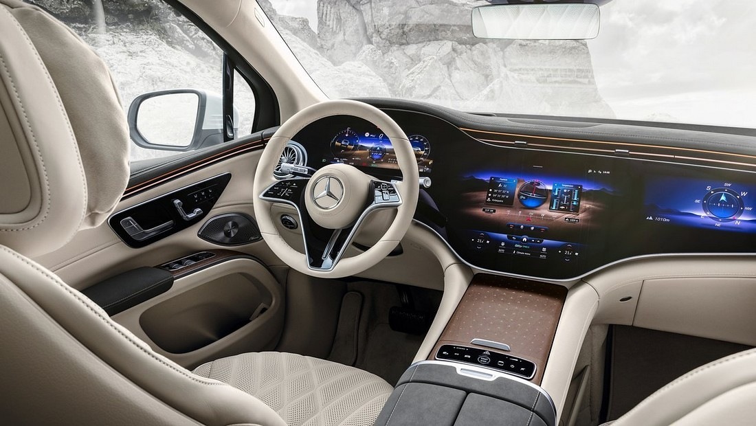 벤츠 EQS 차량 실내사진