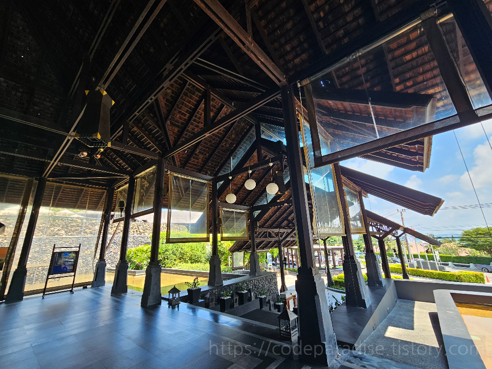 ํธํ
 ๋ก๋น ์ฌ์ง