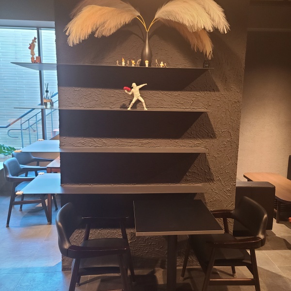 지하층진열장