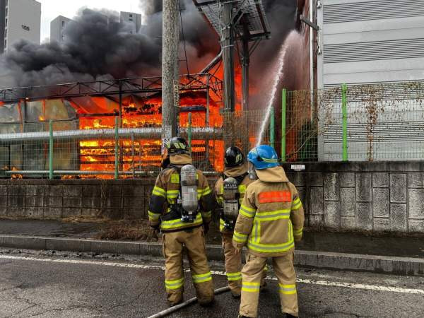 경기 양주 홍죽산업단지 공장 폭발 화재 발생... 3명 부상 및 17명 대피 상황 정밀 분석