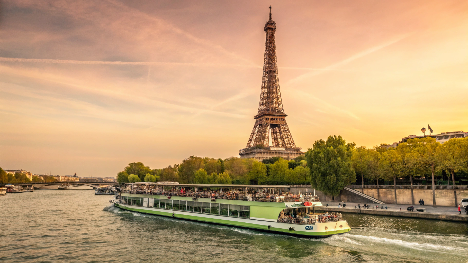 1일차: 센강과 에펠탑으로 여는 파리의 첫 인상






유럽 첫 여행지의 시작은 역시 에펠탑입니다.
아침 일찍 방문하면 탑 위 전망대에서 한적하게 파리 전경을 감상할 수 있어요.
샹 드 마르스 공원은 포토존으로 인기이고,


오후에는 세느강 유람선을 타고 물 위에서 파리 명소를 감상하면

피로도 풀리고 분위기도 로맨틱합니다.
저녁은 에펠탑 아래 비스트로에서 프렌치 디너로 마무리하세요.