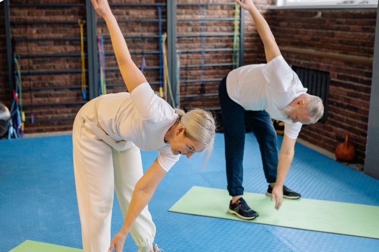 실버세대 운동하는 모습