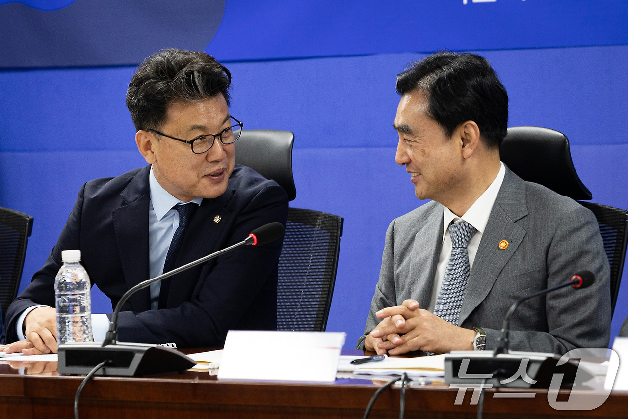 진성준 국방위원장 미국 비자 거부 관련 보도 인물 자료 이미지 12A