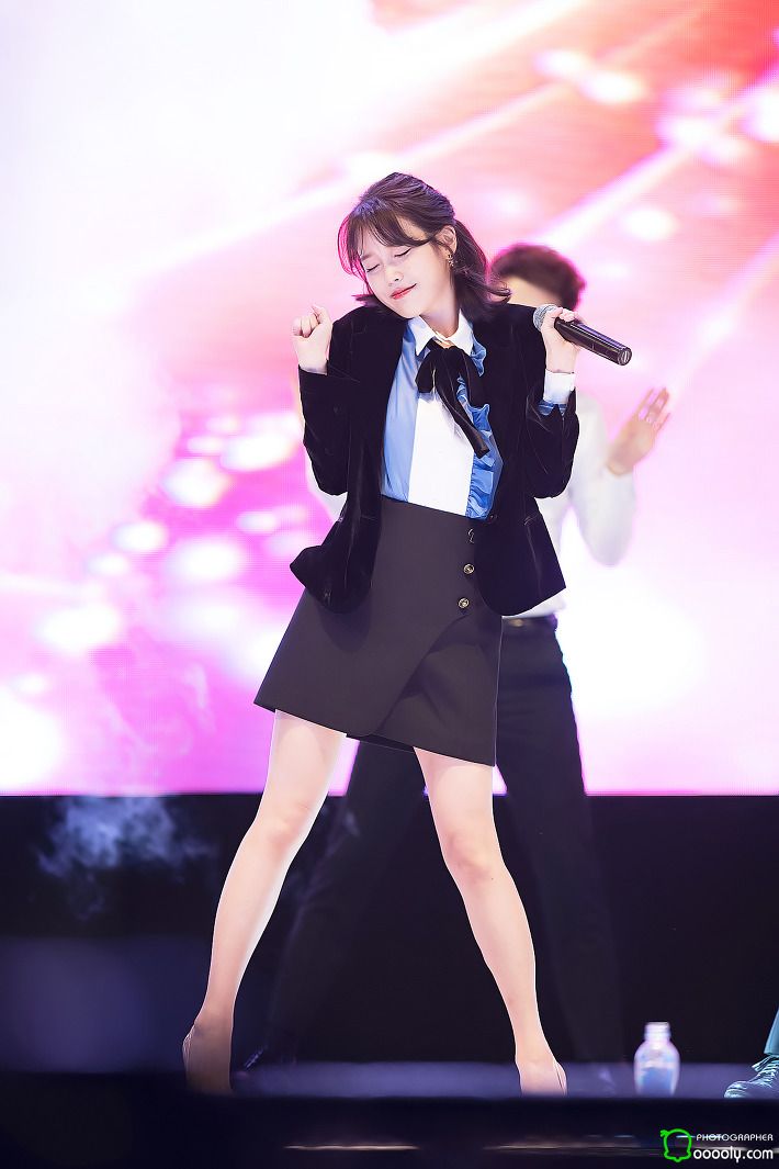 아이유 사진 모음 / 무대 코디 패션 / 일상 사복 패션
