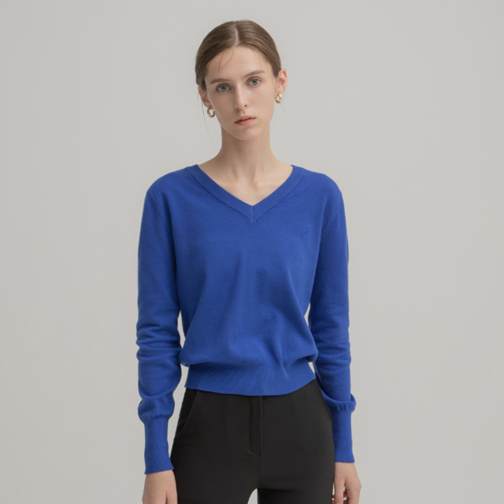 나인 N시그니처 베이직 브이넥 자수 니트 K T024 T-6583