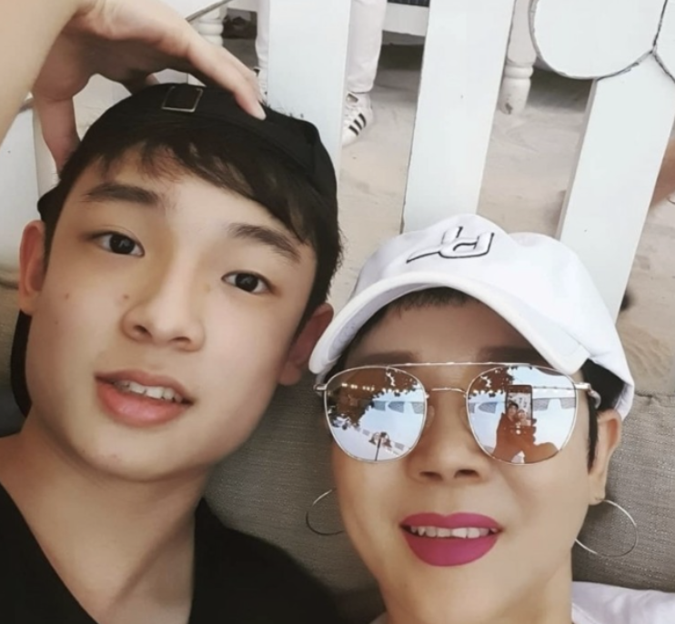 가수 한서경 아들 이새론과 함께 셀카
