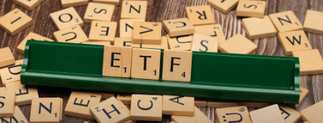 MZ세대 재테크 전략 하나인 ETF 사진