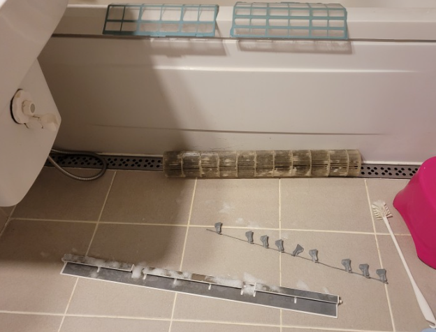 송풍팬과 필터 그리고 송풍팬 덮개 화장실에서 청소하기