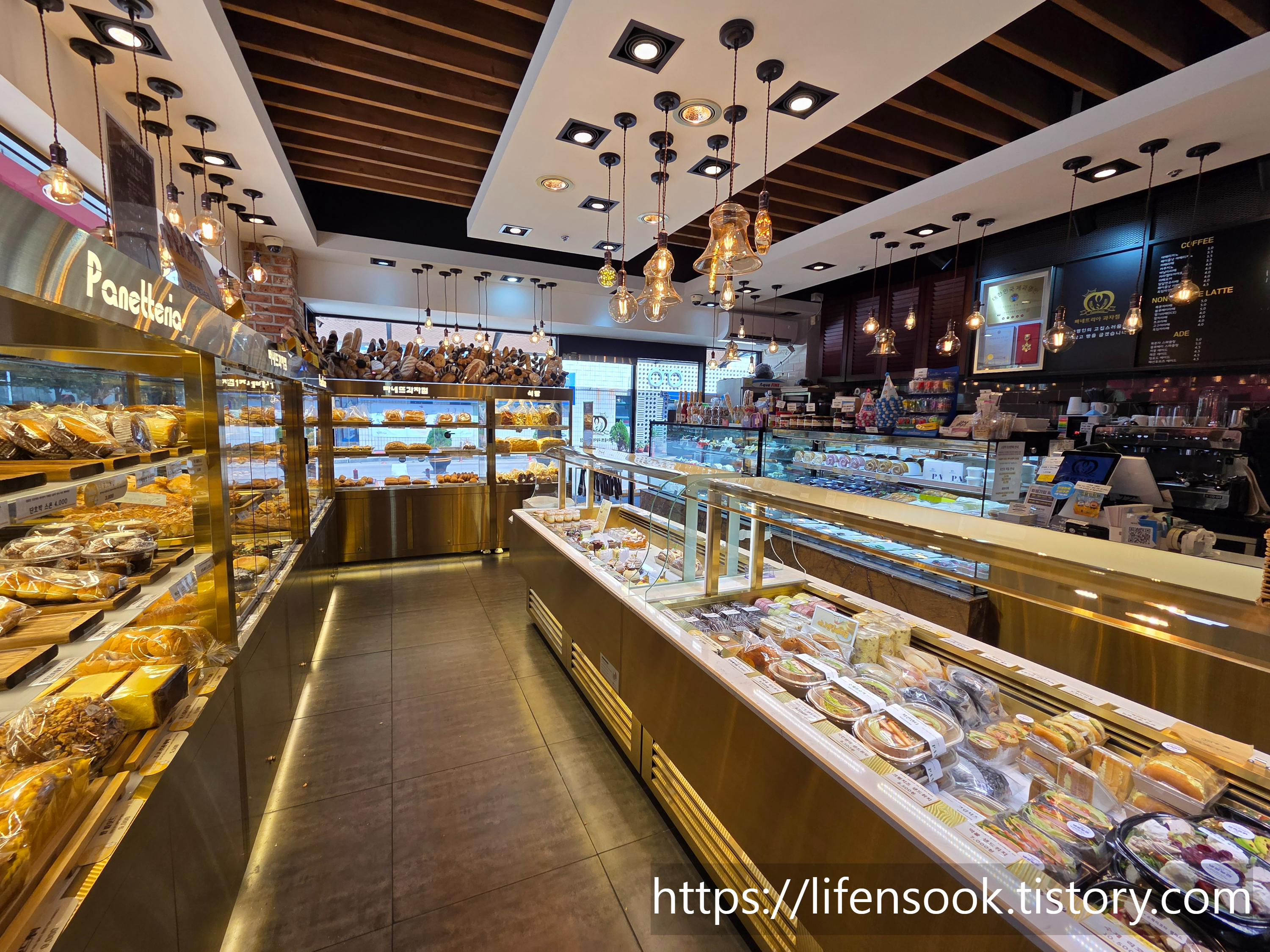 빠네뜨리아 과자점 내부 1