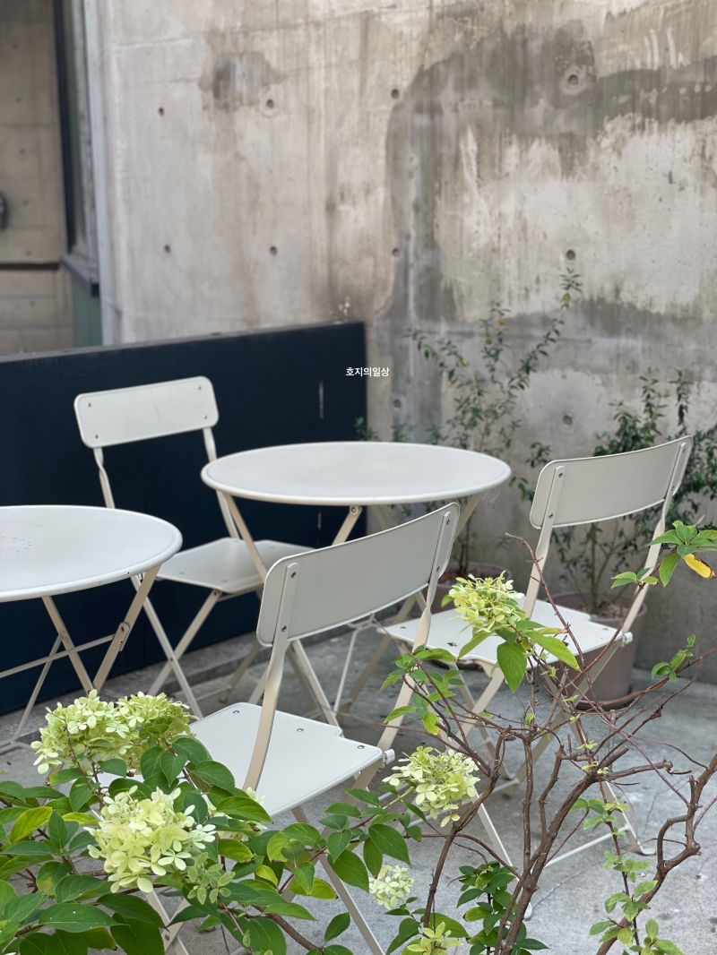 역삼 카페 파브리크 커피 로스터스 GFC점 야외석