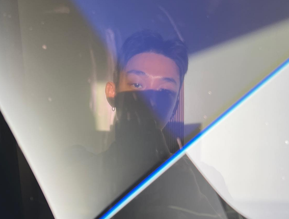 유아인 얼굴사진