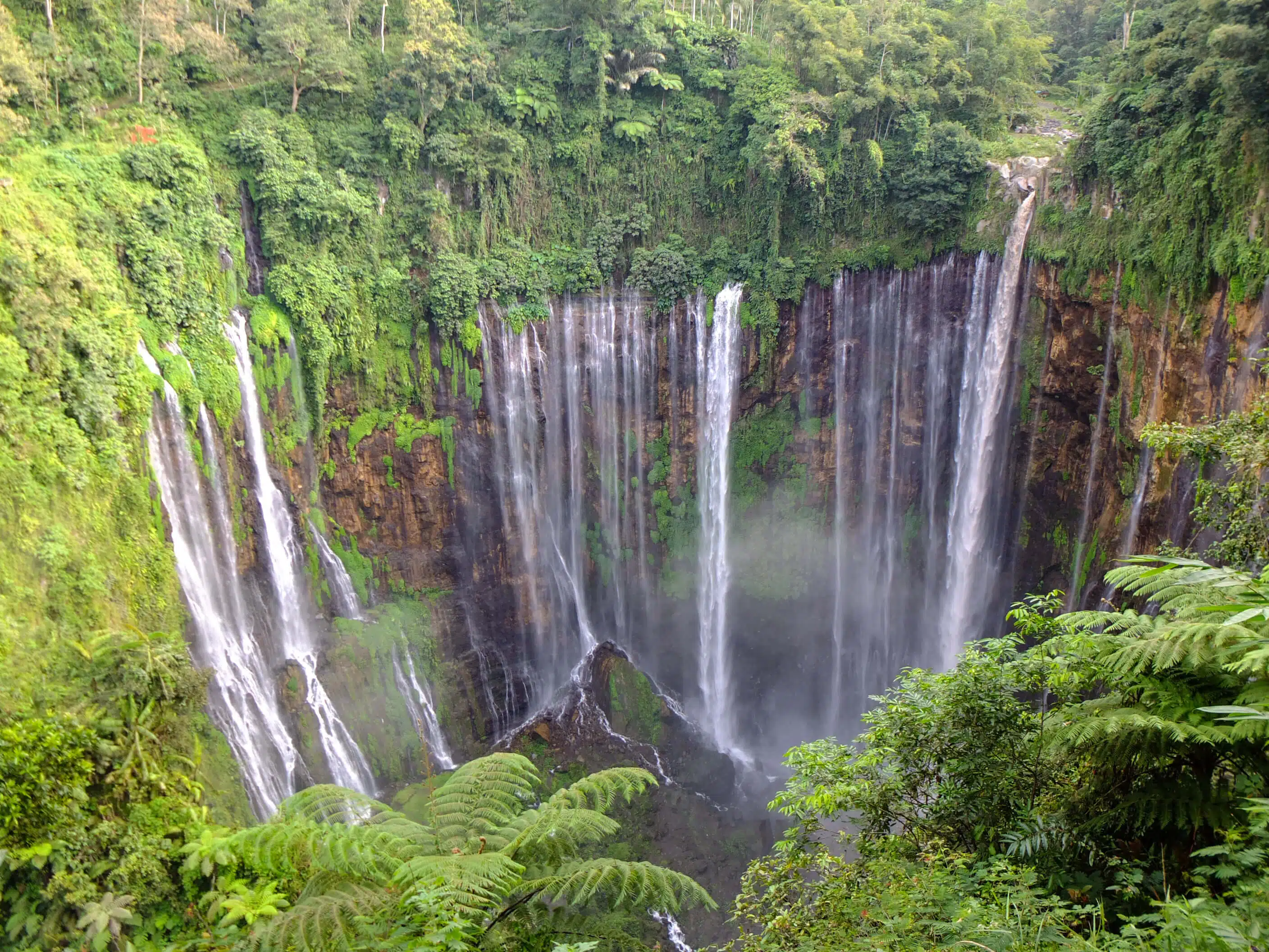 툼박세우 폭포사진