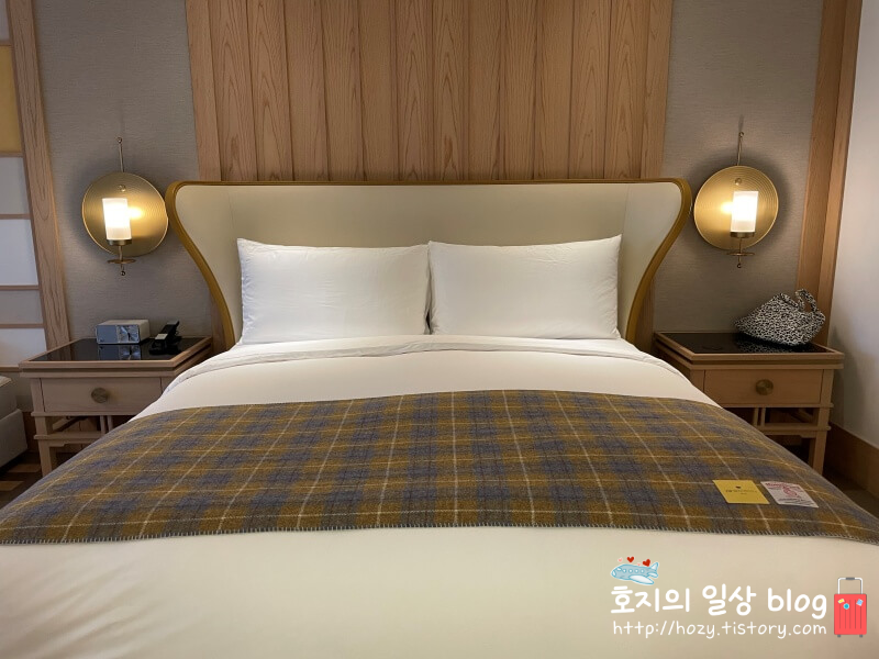 제주 JW메리어트 디럭스룸 킹침대